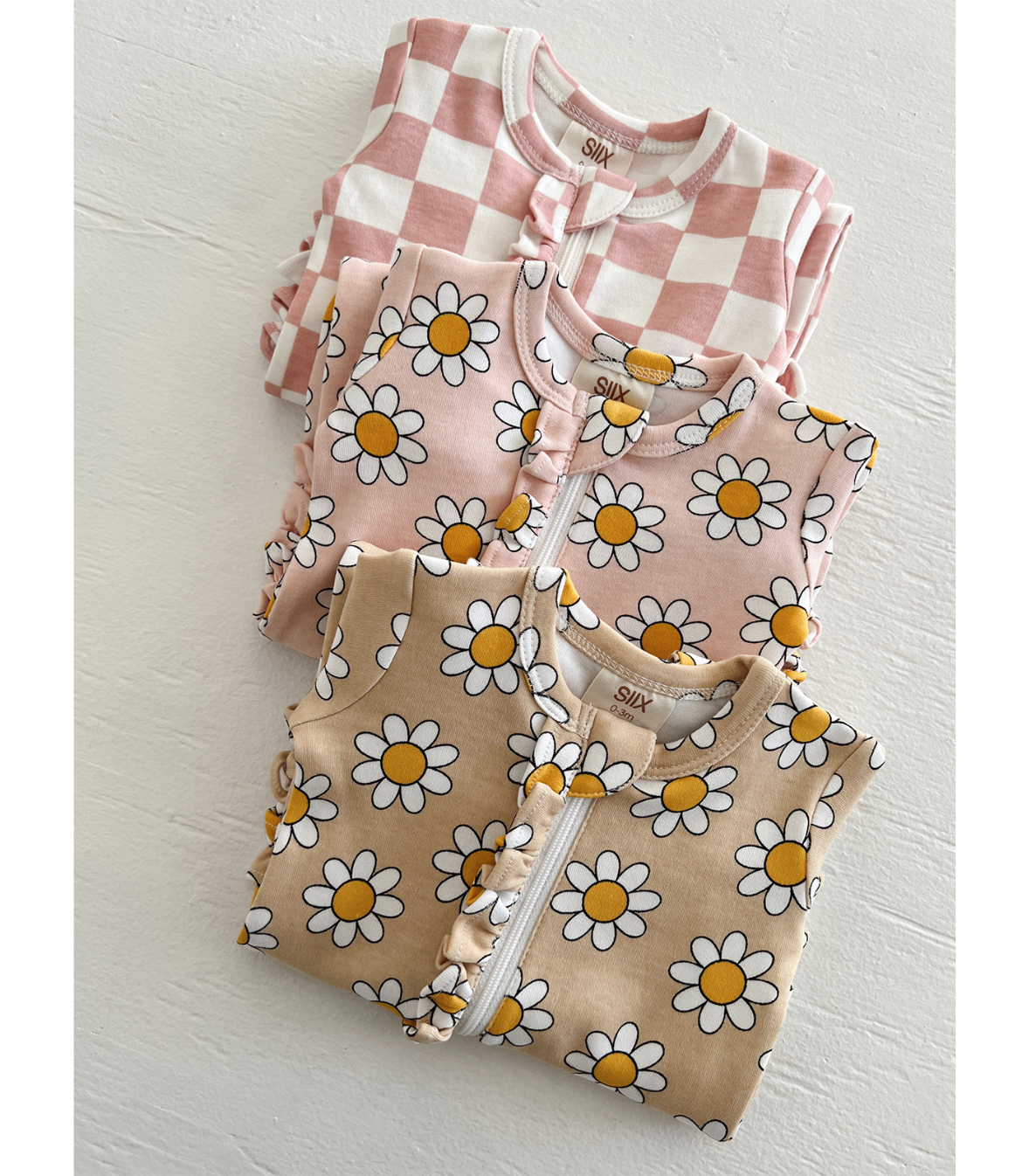 Daisy Pop Taffy / Organic Frill Zip Footie