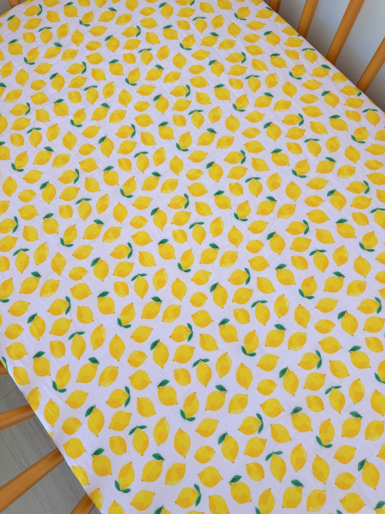 Lemon Sorbet / Muslin Crib Sheet