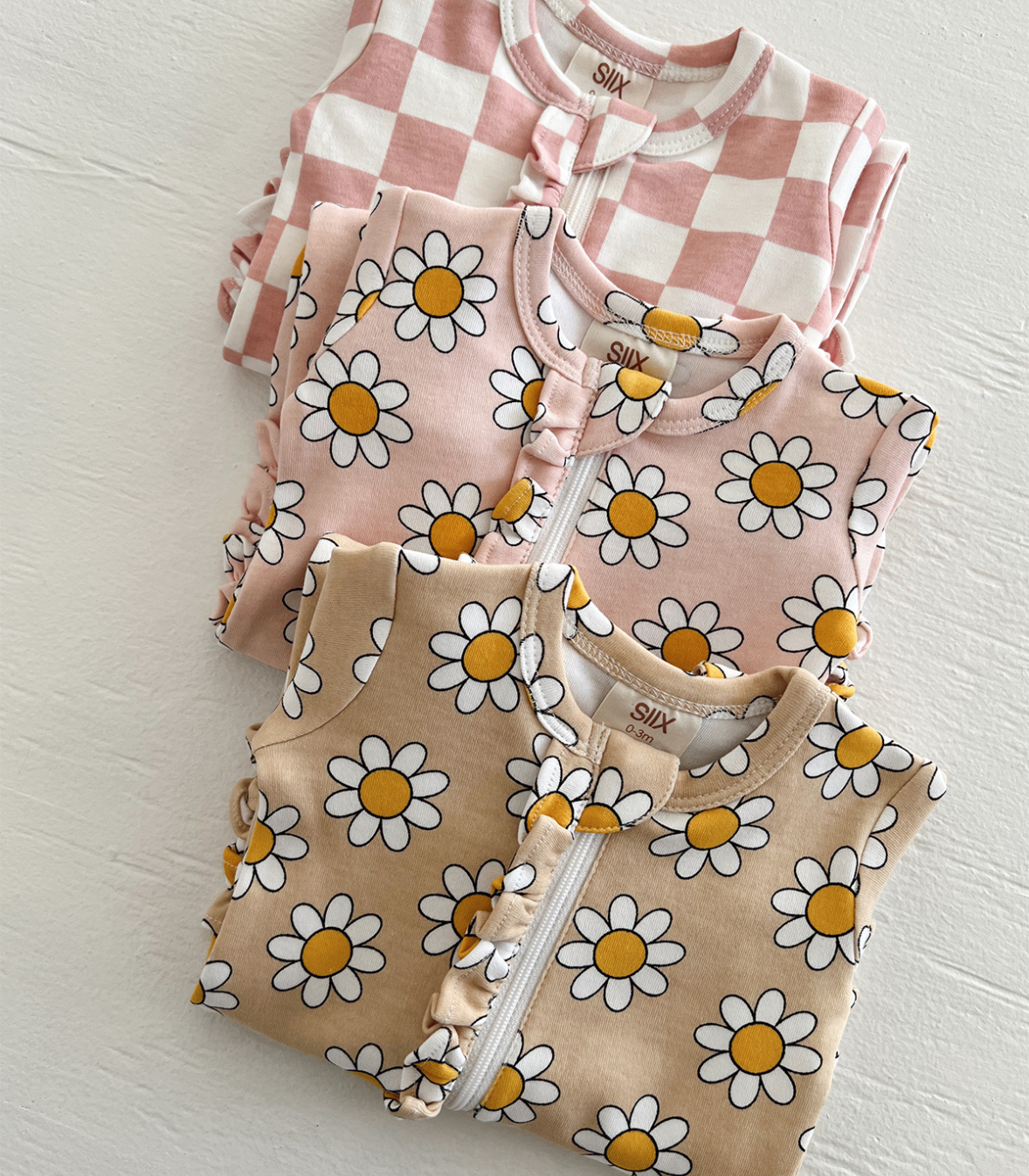 Daisy Pop Biscotti / Organic Frill Zip Footie