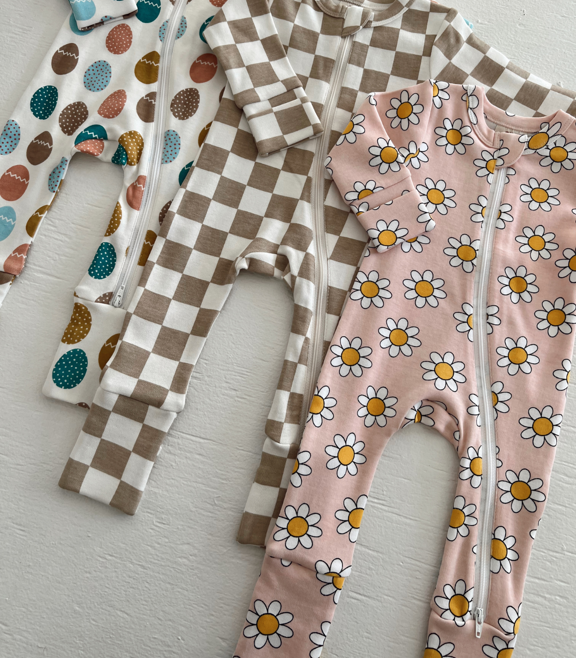 Daisy Pop Taffy / Organic 2-Way Zip Romper